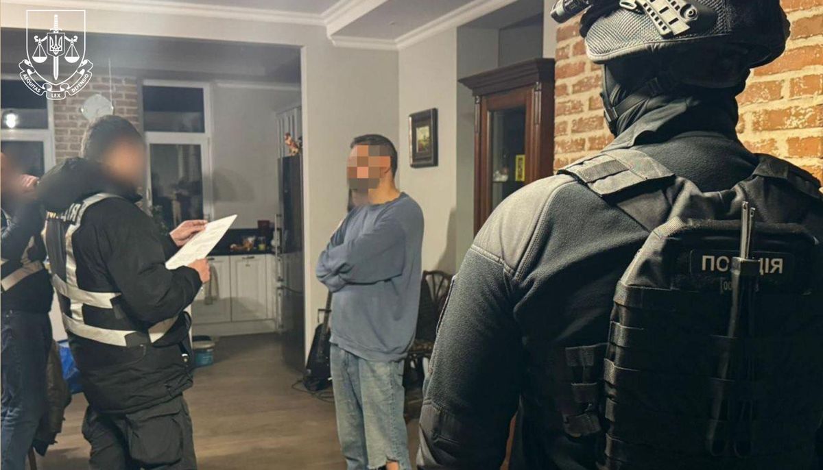Режисеру Андрію Білоусу повідомлено про підозру у систематичному насильстві