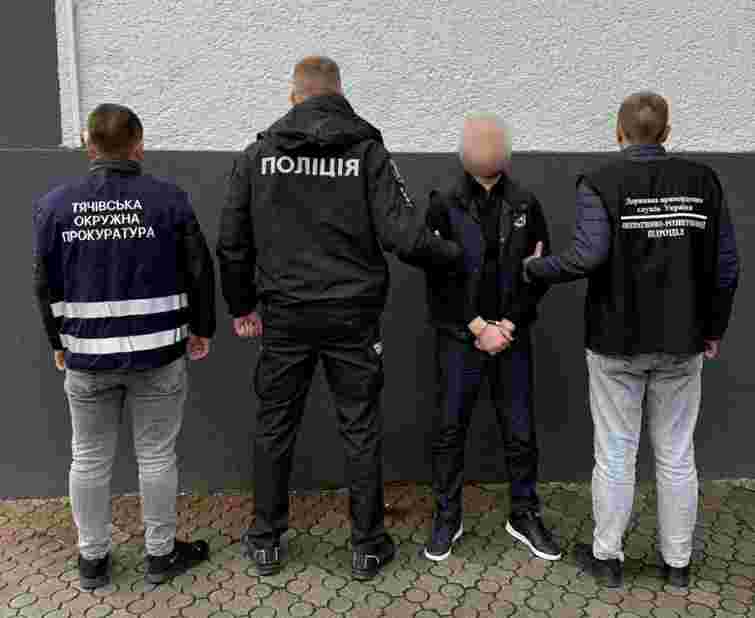 Прикордонники затримали 23-річного львів’янина, який за 10 тис. доларів намагався перетнути Тису