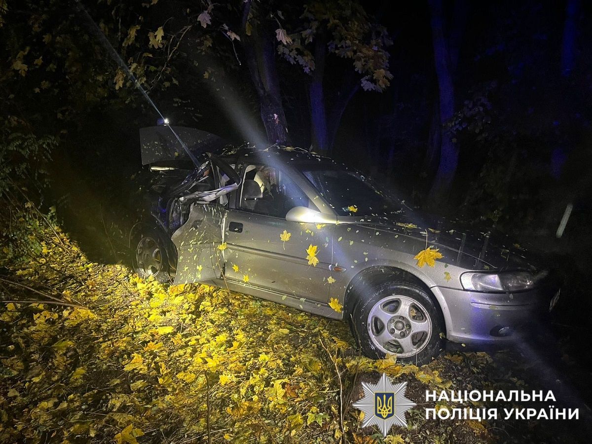 На Київщині 15-річний водій Opel вчинив ДТП, є загиблий та постраждалі