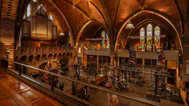 Унікальне перевтілення: у Нідерландах сторічну церкву перетворили на фітнес-центр 