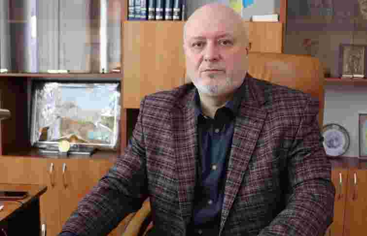 Керівник коледжу на Тернопільщині влаштовував за гроші ухилянтів на навчання