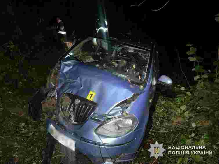 На Закарпатті водій Lancia перекинувся у прірву і загинув  