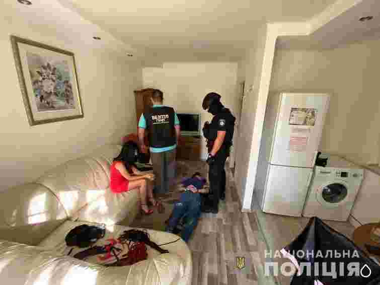 На Закарпатті суд виніс вирок жителям Львівщини за шантаж інтимними відео 