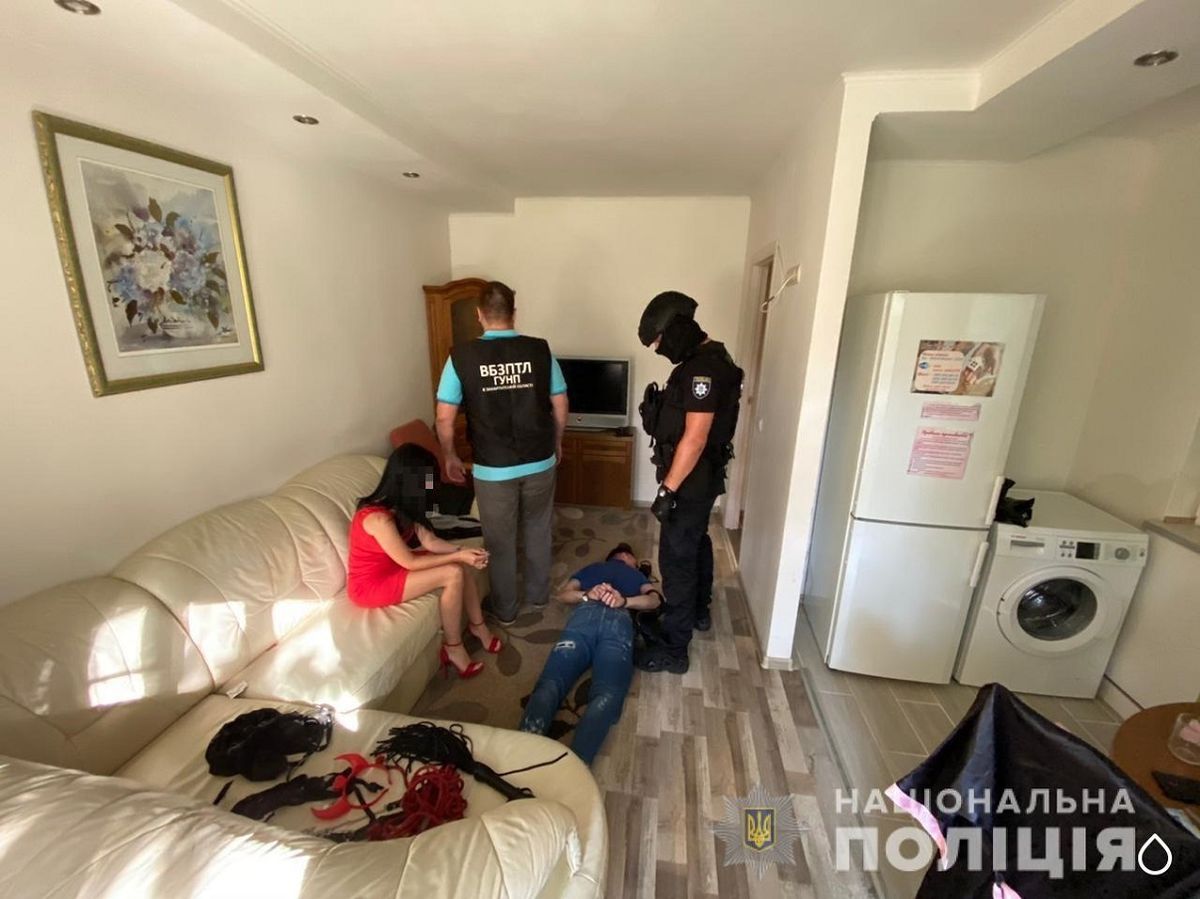 На Закарпатті суд виніс вирок жителям Львівщини за шантаж інтимними відео 