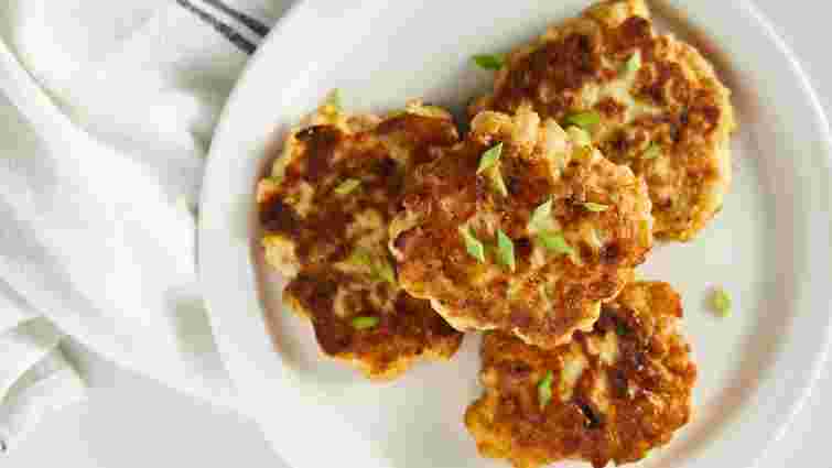 Врятувати страву ще можна: чому котлети прилипають до сковороди