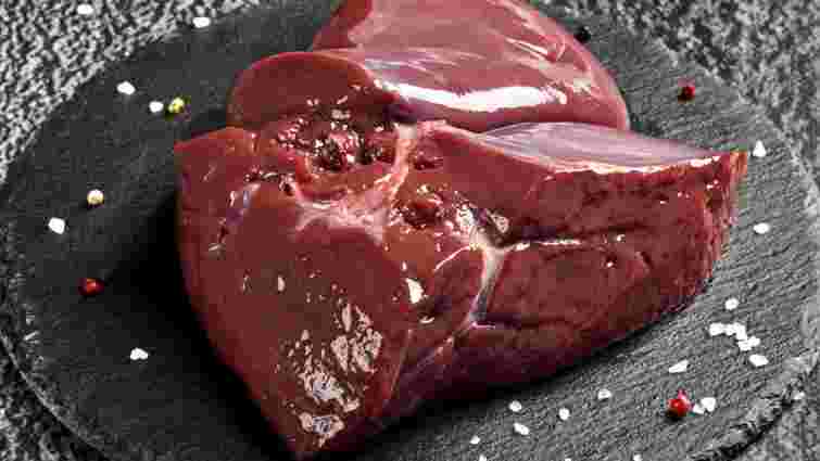 Інакше буде несмачна: як правильно зняти плівку з яловичої печінки