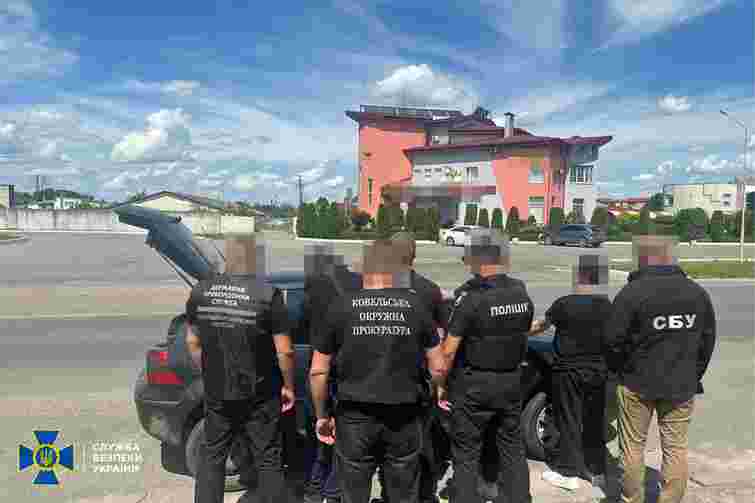 СБУ викрила чотирьох волинян на переправленні за кордон 12 ухилянтів  