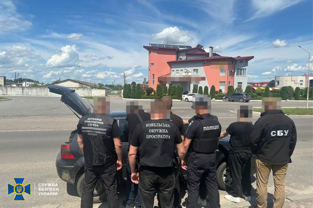 СБУ викрила чотирьох волинян на переправленні за кордон 12 ухилянтів  