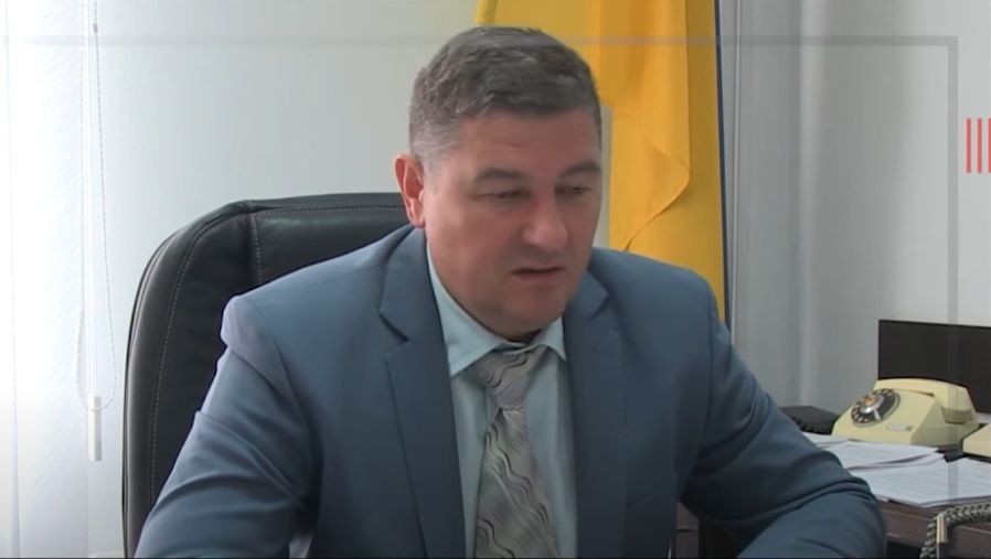 Львівський податківець Іван Гілета продає розкішний маєток