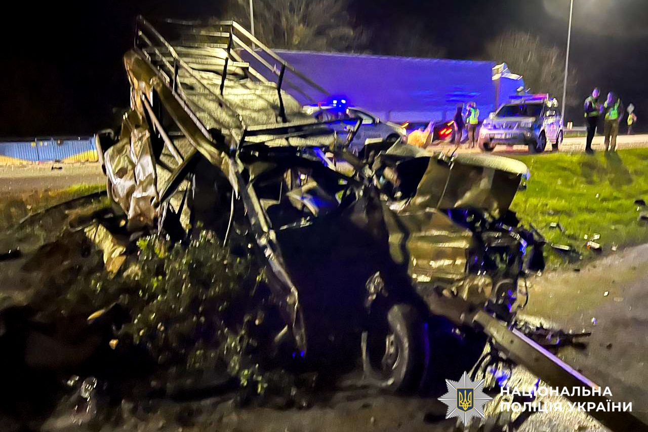 Смертельна аварія сталася ввечері 23 жовтня на трасі Київ – Чоп (фото поліції)