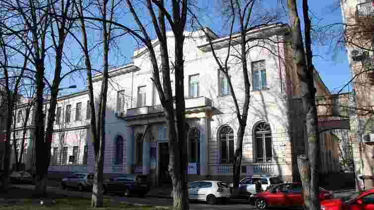 СБУ завадила російському агенту підпалити будівлю Інституту національної памʼяті у Києві