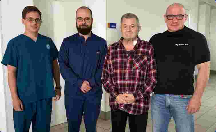 У Рівному всю ніч оперували та врятували чоловіка з легеневою кровотечею 