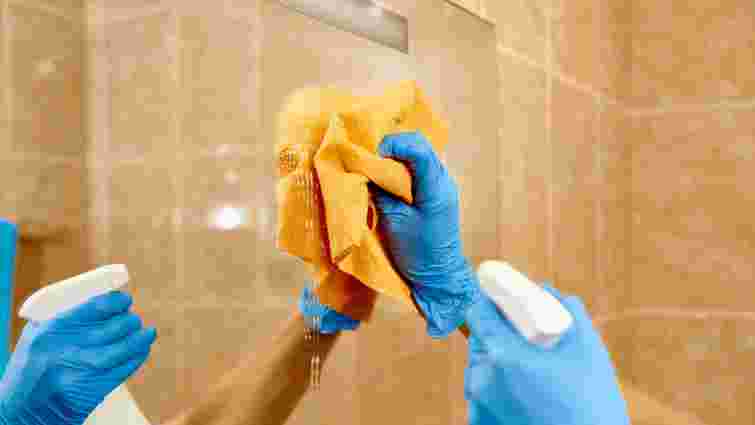 Мрія багатьох: як вимити дзеркало, щоб не залишилося жодних відбитків