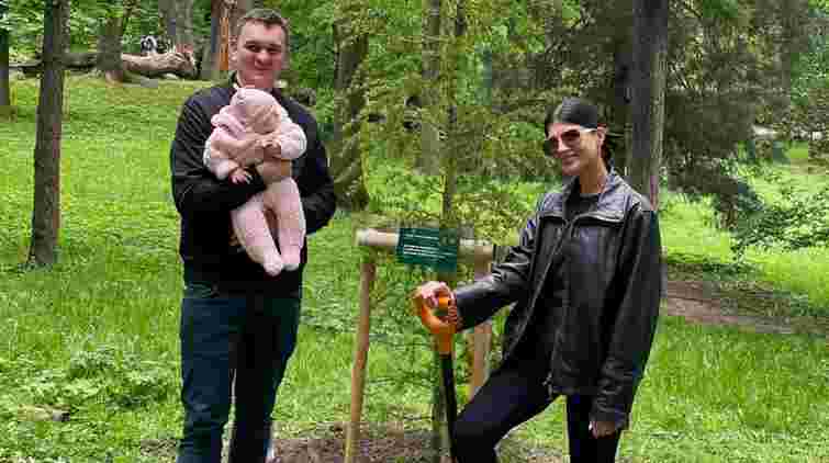 У Львові запровадили нову акцію «Подаруй дитині дерево»