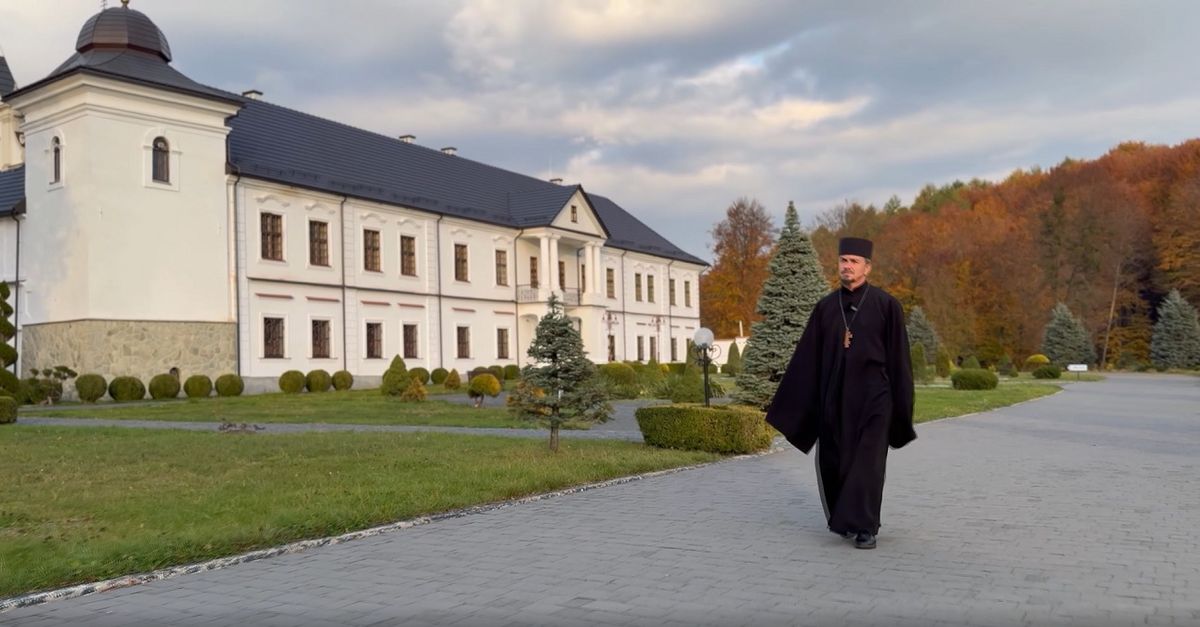 «Всі мене знають як монаха, який збирає гроші на ЗСУ»