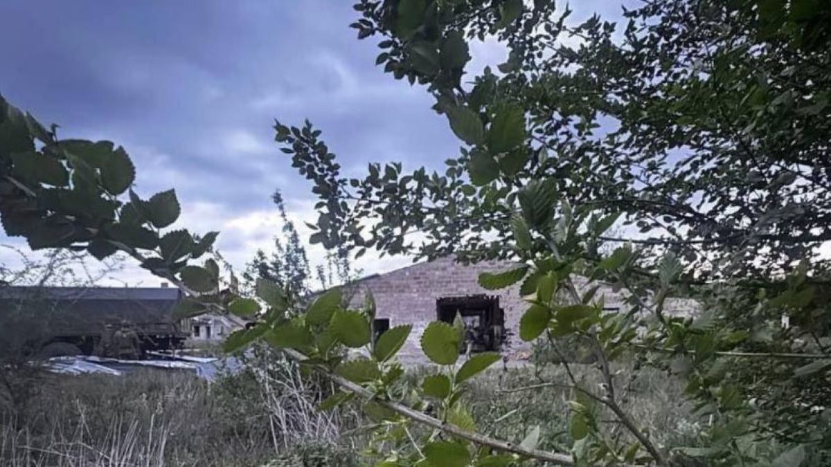 На Херсонщині знищили ремонтну базу росіян з великою кількістю техніки