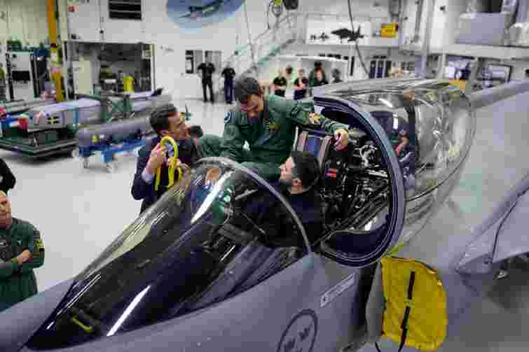 Першу партію шведських винищувачів Gripen Україна отримає у 2026 році