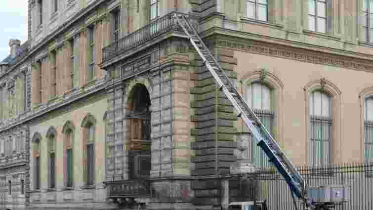 У Франції затримали двох підозрюваних у пограбуванні Лувру