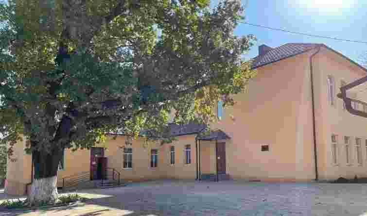 Фірмі депутата облради з Чернівців виділили 21,17 млн грн на ремонт сільської школи 