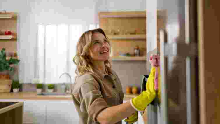 Користуємося правильно: як уникнути криги і псування продуктів у холодильнику