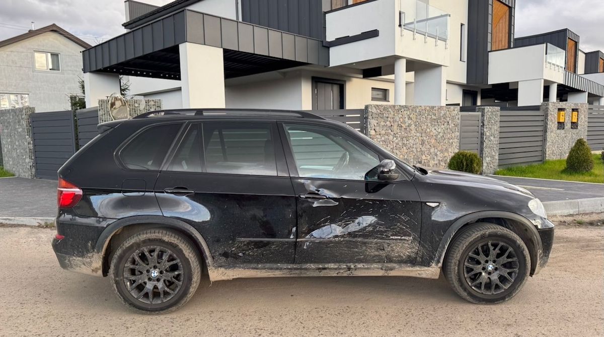 У Сокільниках діти на мотоциклі зіткнулись з BMW X5 та потрапили у лікарню