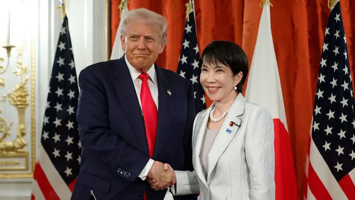 Нова прем'єр-міністерка Японії висунула Трампа на Нобелівську премію