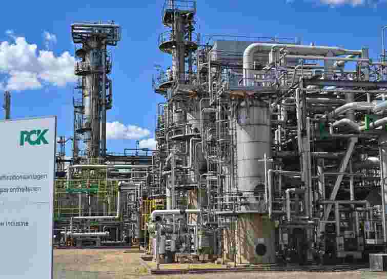 США звільнили від санкцій німецьку дочірню компанію «Роснєфті» 
