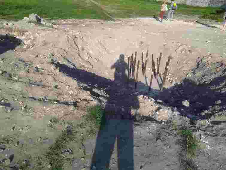 Екскерівник заповідника в Кременці уник покарання за встановлення флагштока на оборонних мурах