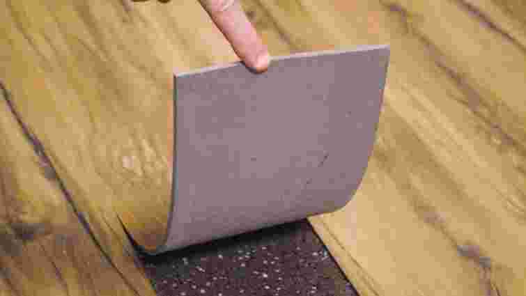 Рівна та міцна основа: на яку поверхню можна укладати вінілову підлогу 