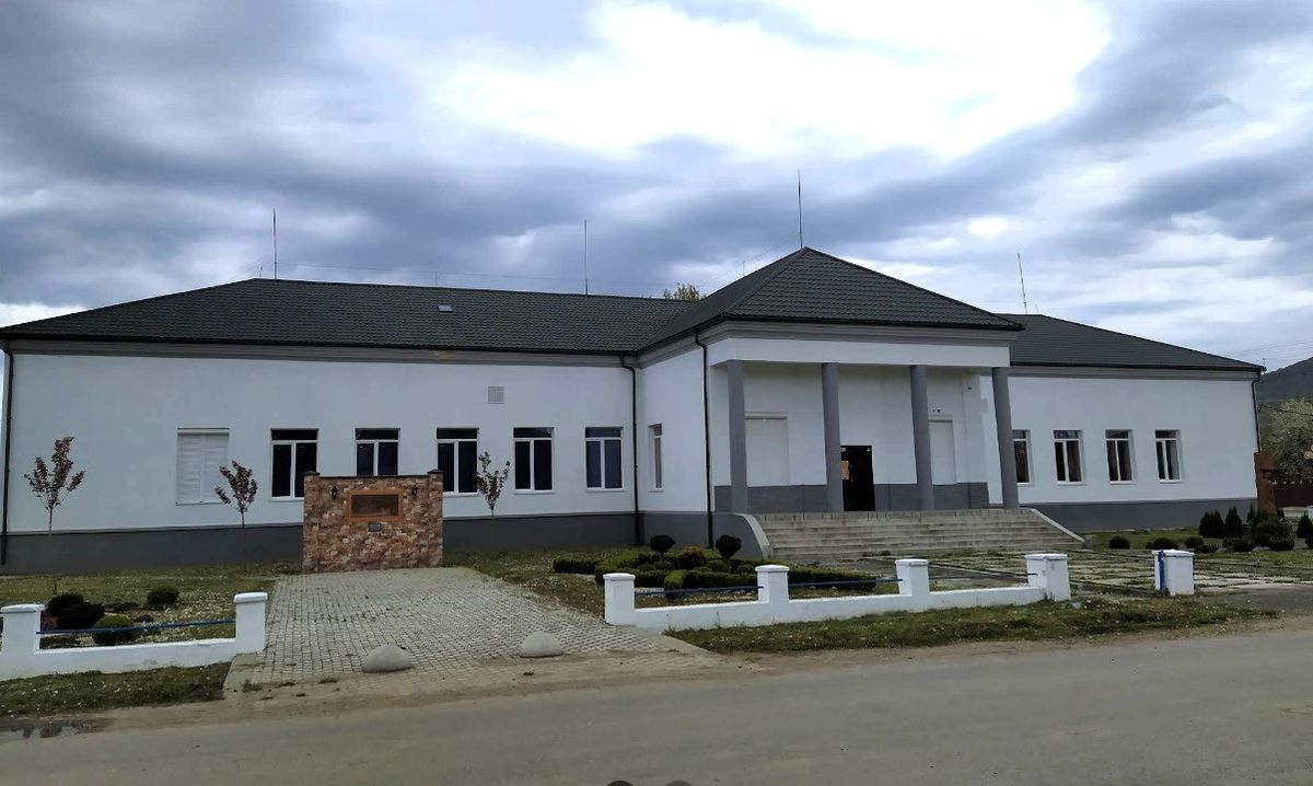 На Закарпатті суд зобов’язав підприємицю повернути громаді будинок культури