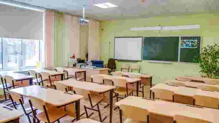 СБУ затримала вінничанина, який брав ухилянтів на роботу в ліцей без жодного учня