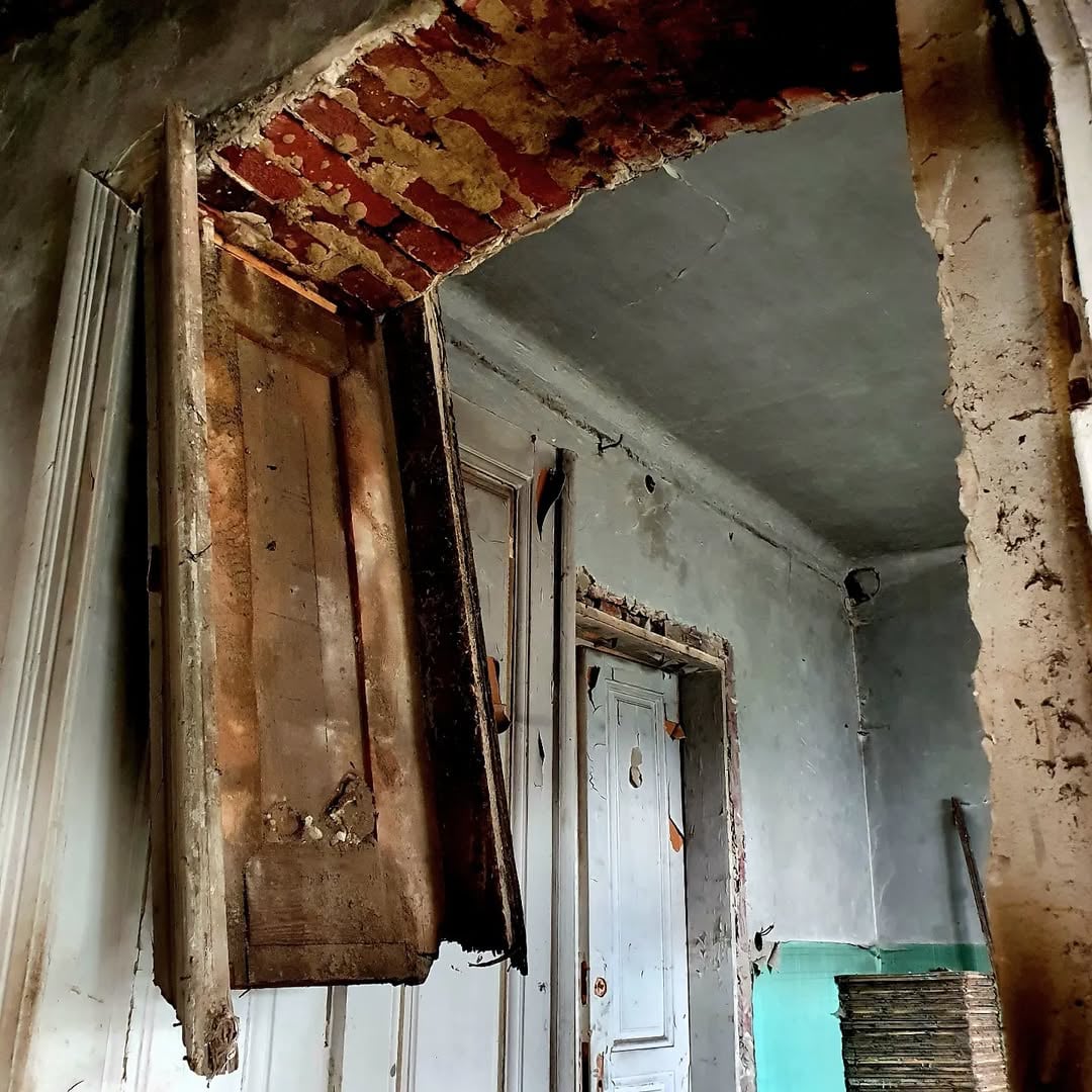 Деревʼяний портал, який вдалося відновити