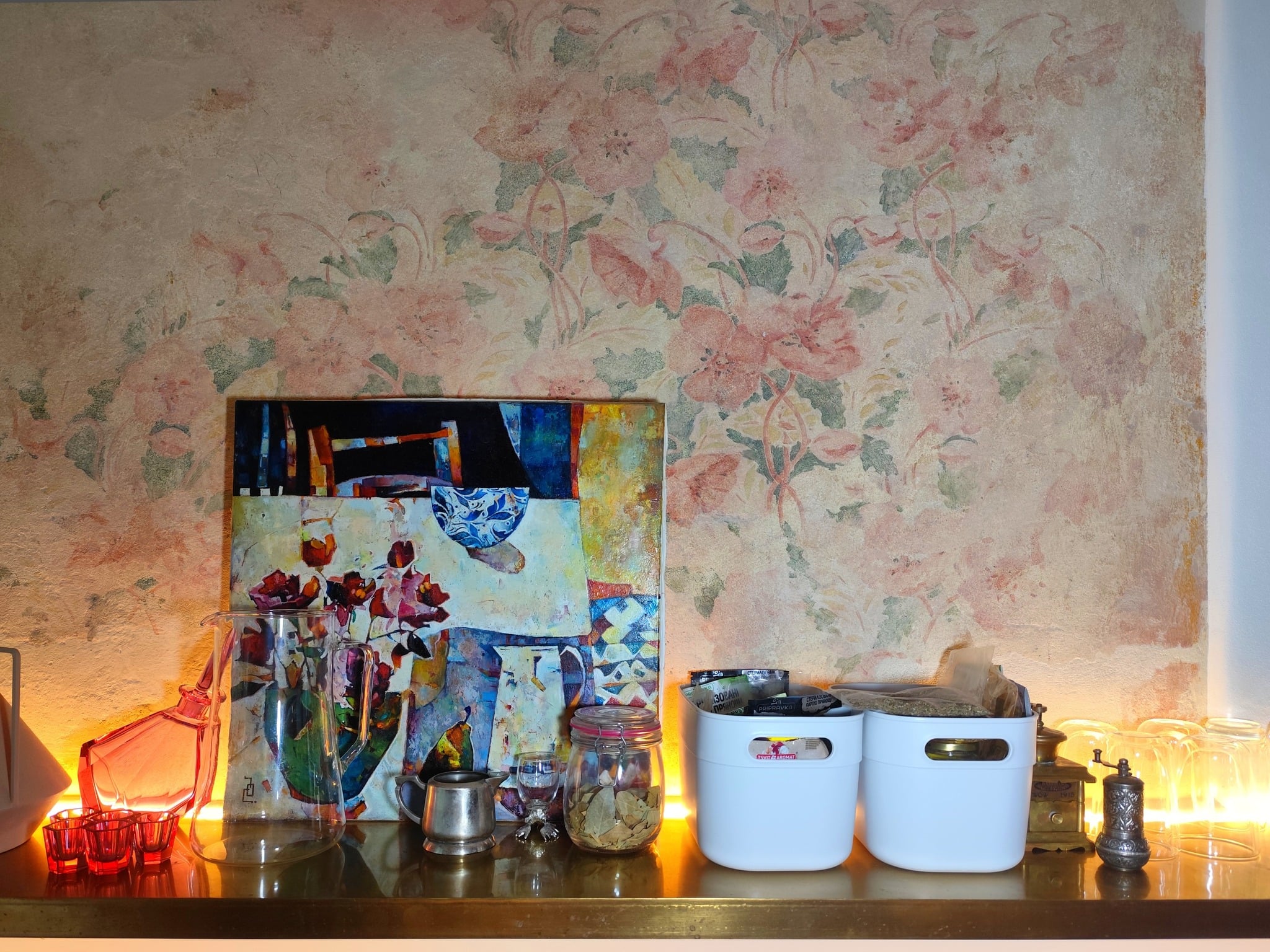 Квіткові розписи на кухні