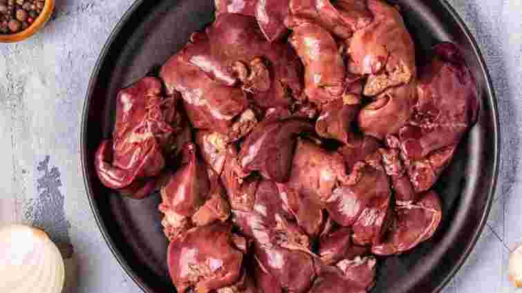 Повне розчарування: чому куряча печінка гірчить і як прибрати цей неприємний присмак 