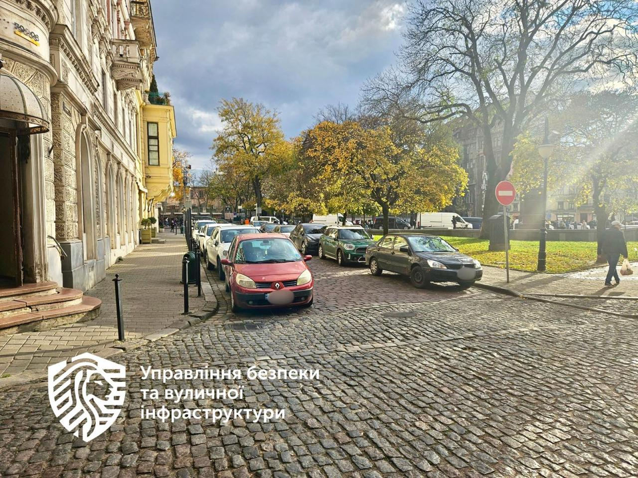 Порушення правила на заборону паркування ближче ніж за 10 метрів до пішохідного переходу