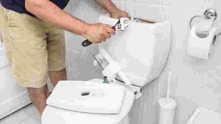 Сигнал, що щось пішло не так: чому на бачку унітаза збирається конденсат і як це зупинити