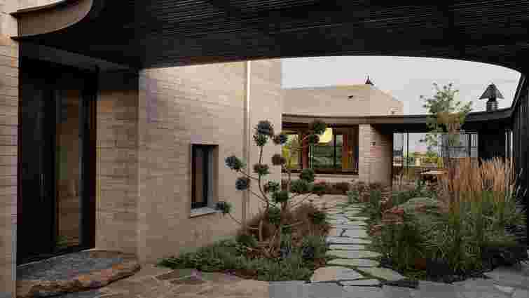 Ніяких вікон: 8 унікальних будинків із глухими фасадами 