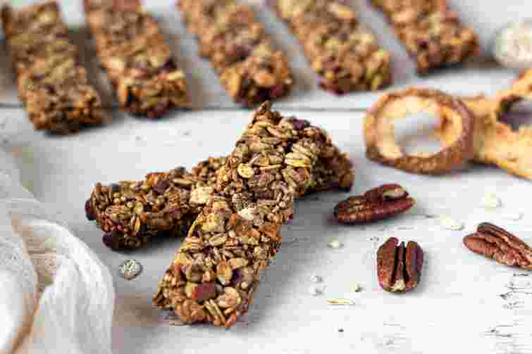 Енергетичні батончики з фініками. Рецепт дня 