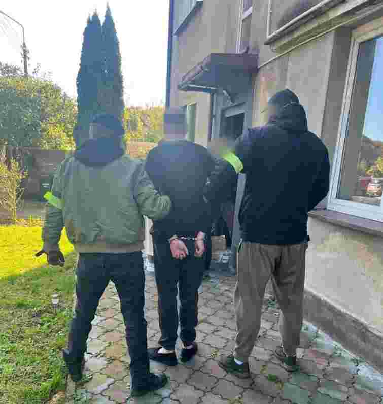 У Гдині затримали місцевого мешканця за підпал 13 автомобілів з українськими номерами