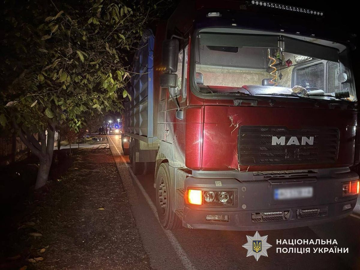 На Закарпатті водій фури на смерть збив велосипедиста