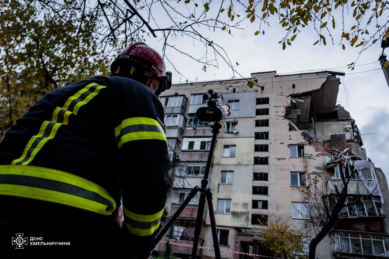 Пошкоджений внаслідок вибуху будинок на Тернопільській (фото рятувальників)