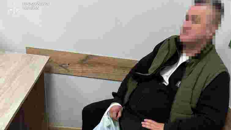 Львівського підприємця та лісничого затримали за незаконну вирубку дубів на 2 млн грн