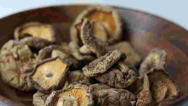 Ці поради допоможуть уникнути плісняви: як не варто сушити гриби