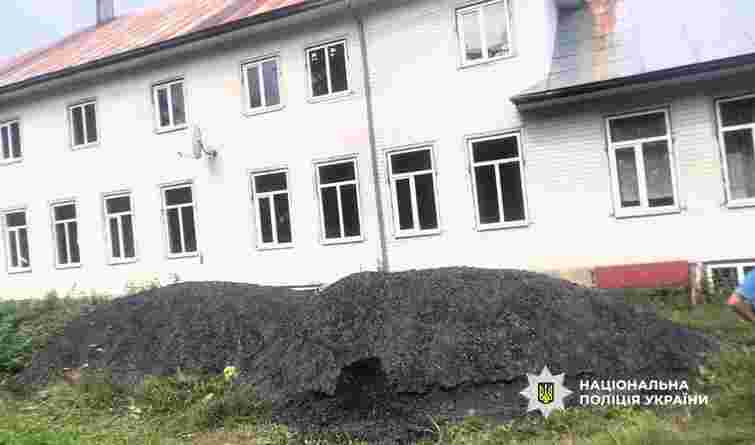 Ексдиректорку львівської фірми підозрюють у постачанні неякісного вугілля в ліцей Прикарпаття