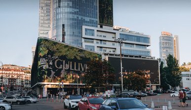 Один із найбільших ТРЦ Києва зупинив роботу