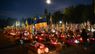 Львів'яни запалили сотні лампадок на полі почесних поховань новітніх Героїв. Фото дня