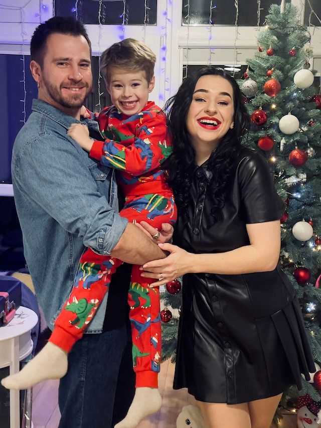 З дружиною Іриною Вихованець (Fiїnka) та сином