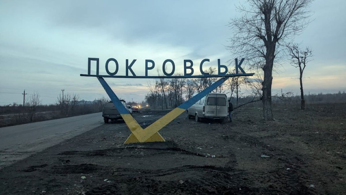 Українські військові покращили тактичне положення у декількох кварталах Покровська