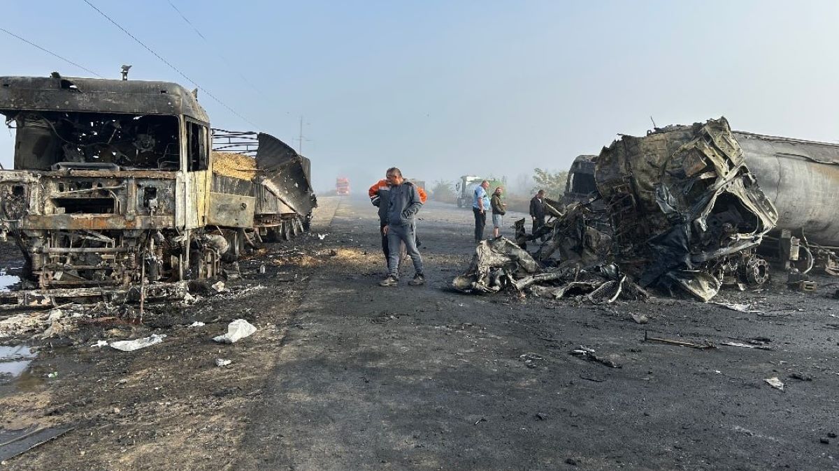 Росіяни атакували автостоянку з вантажівками на Одещині, є загиблі