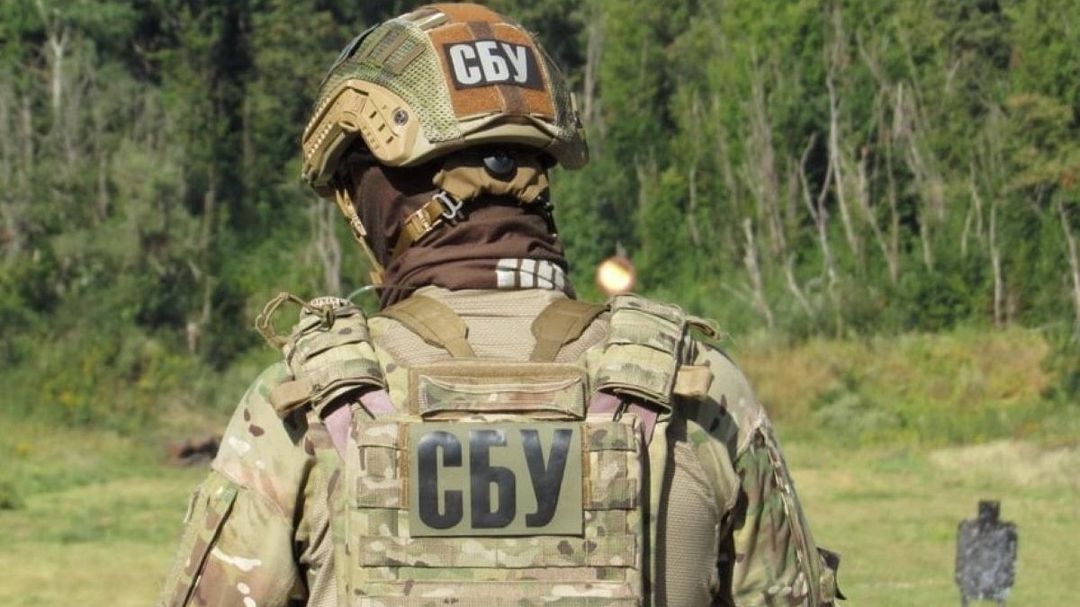 СБУ здійснила серію точних нічних ударів по складах та базах росіян